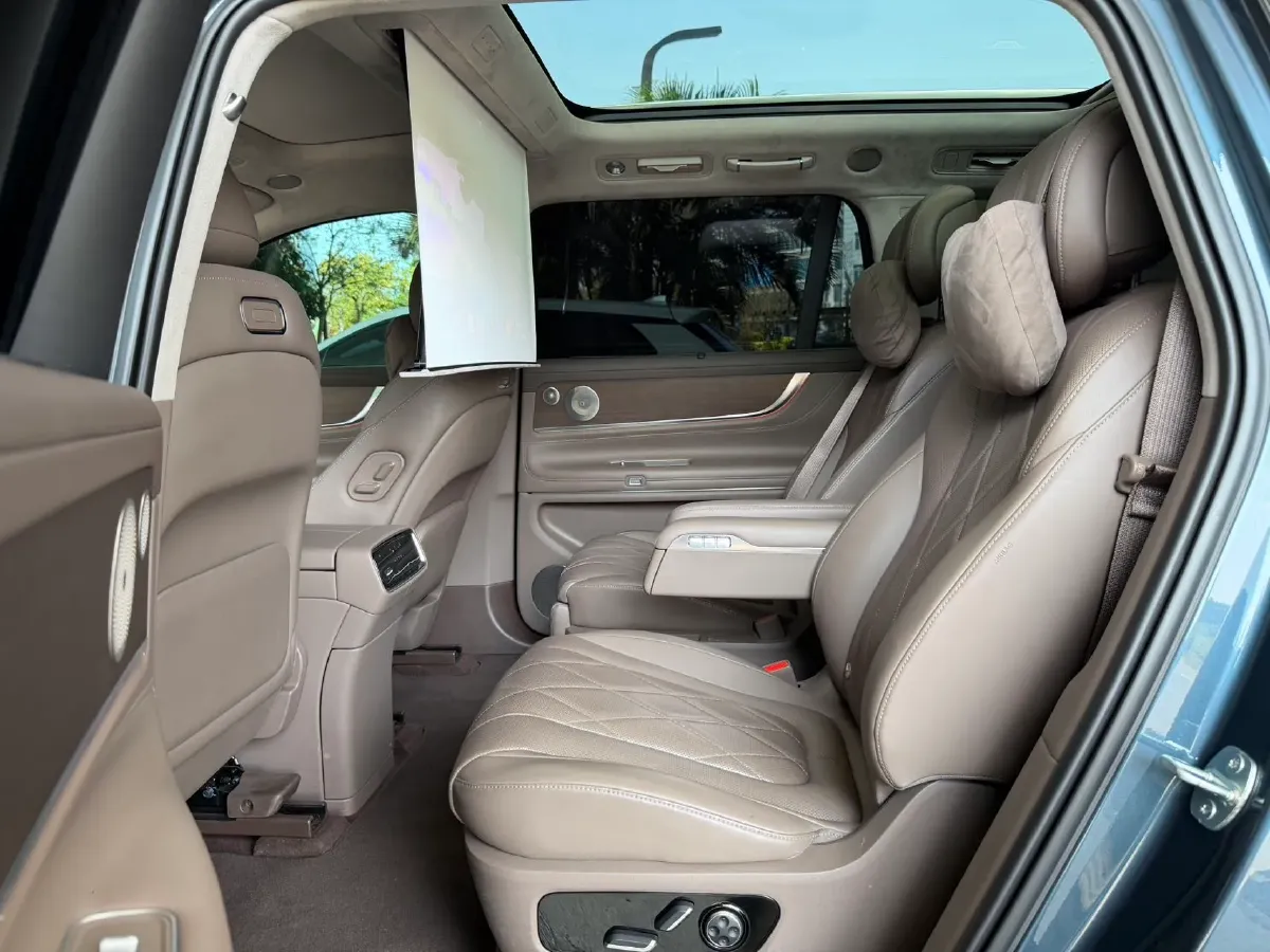 2024 AITO AITO M9 1.5T 152HP L4 REEV 42KWH,autocango,china used car exporter,china ev exporter,chinese used car exporter,chinese used ev exporter