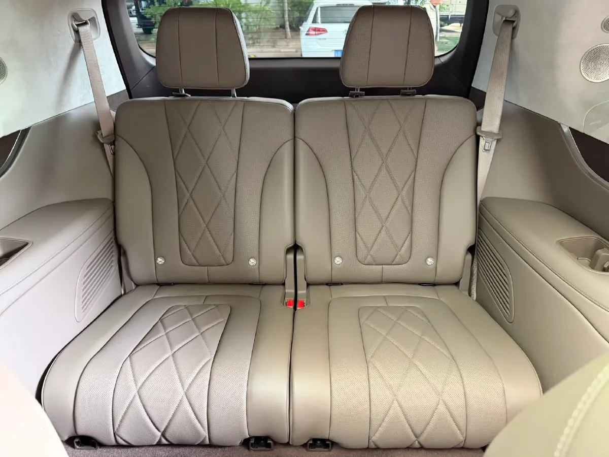 2024 AITO AITO M9 1.5T 152HP L4 REEV 42KWH,autocango,china used car exporter,china ev exporter,chinese used car exporter,chinese used ev exporter