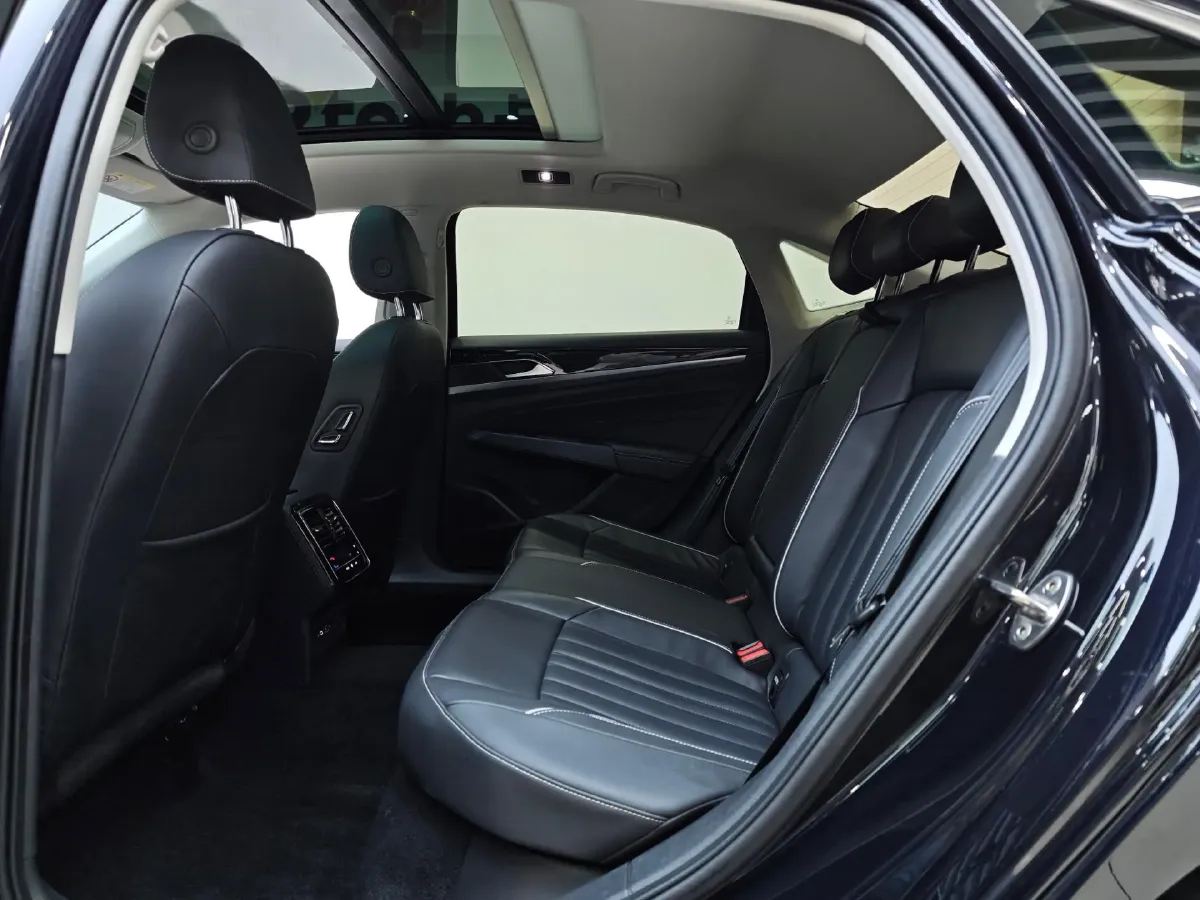 2023 Volkswagen Passat 2.0T 186HP L4 7DCT,autocango,china used car exporter,china ev exporter,chinese used car exporter,chinese used ev exporter