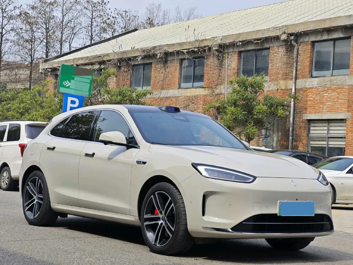 2025 AITO AITO M5 1.5T 152HP L4 REEV 42KWH,autocango,china used car exporter,china ev exporter,chinese used car exporter,chinese used ev exporter