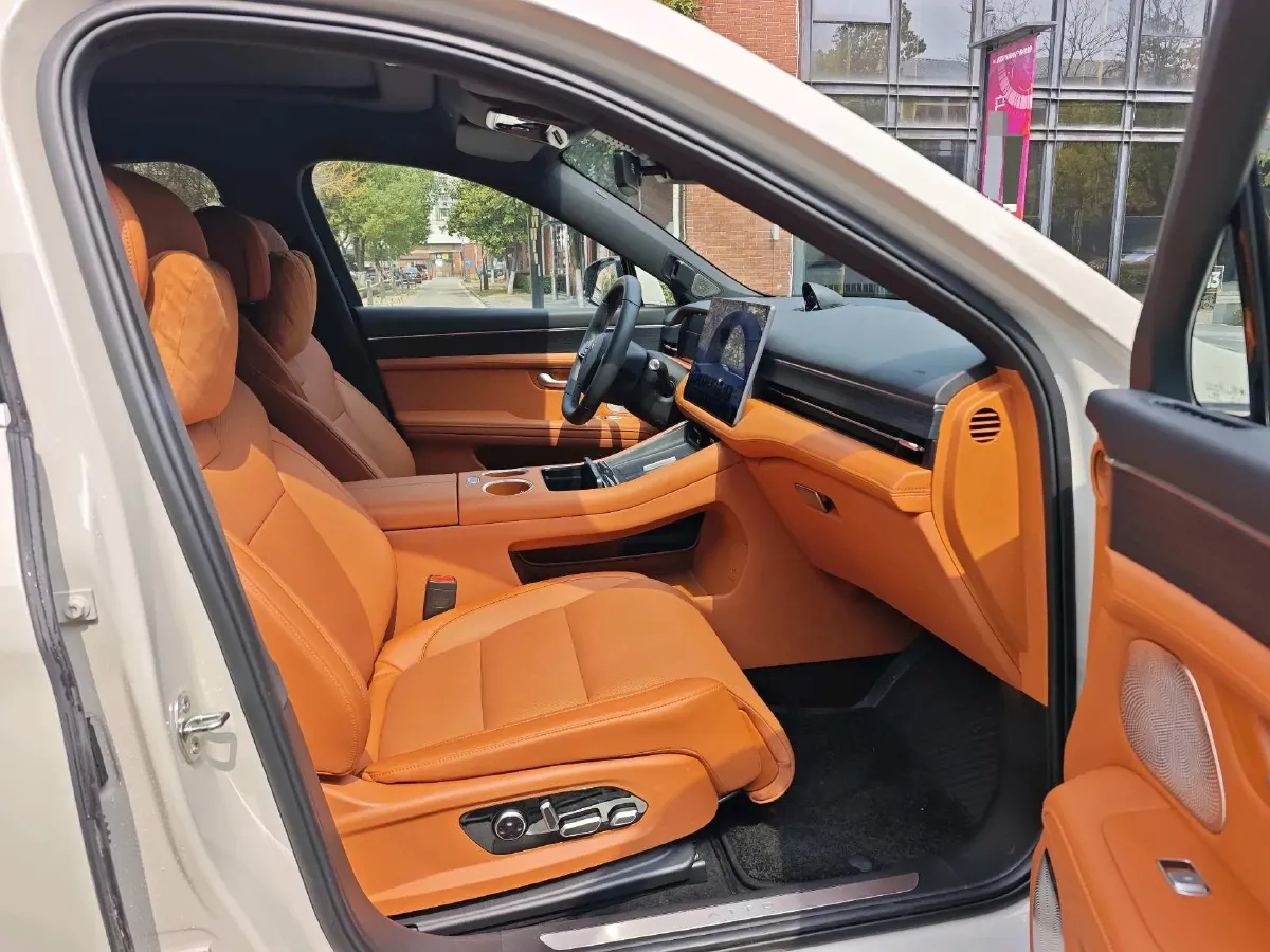 2025 AITO AITO M5 1.5T 152HP L4 REEV 42KWH,autocango,china used car exporter,china ev exporter,chinese used car exporter,chinese used ev exporter