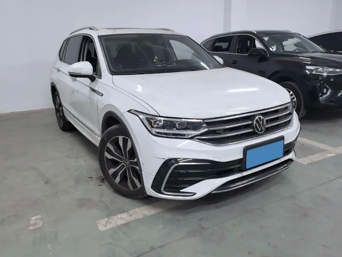 2024 Volkswagen Tiguan L 2.0T 186HP L4 7DCT,autocango,china used car exporter,china ev exporter,chinese used car exporter,chinese used ev exporter
