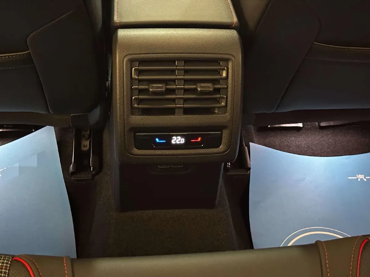 2021 Volkswagen GolfGTI 2.0T 220HP L4 7DCT,autocango,china used car exporter,china ev exporter,chinese used car exporter,chinese used ev exporter