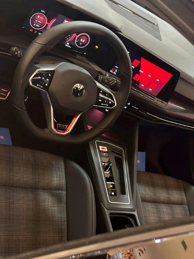 2021 Volkswagen GolfGTI 2.0T 220HP L4 7DCT,autocango,china used car exporter,china ev exporter,chinese used car exporter,chinese used ev exporter