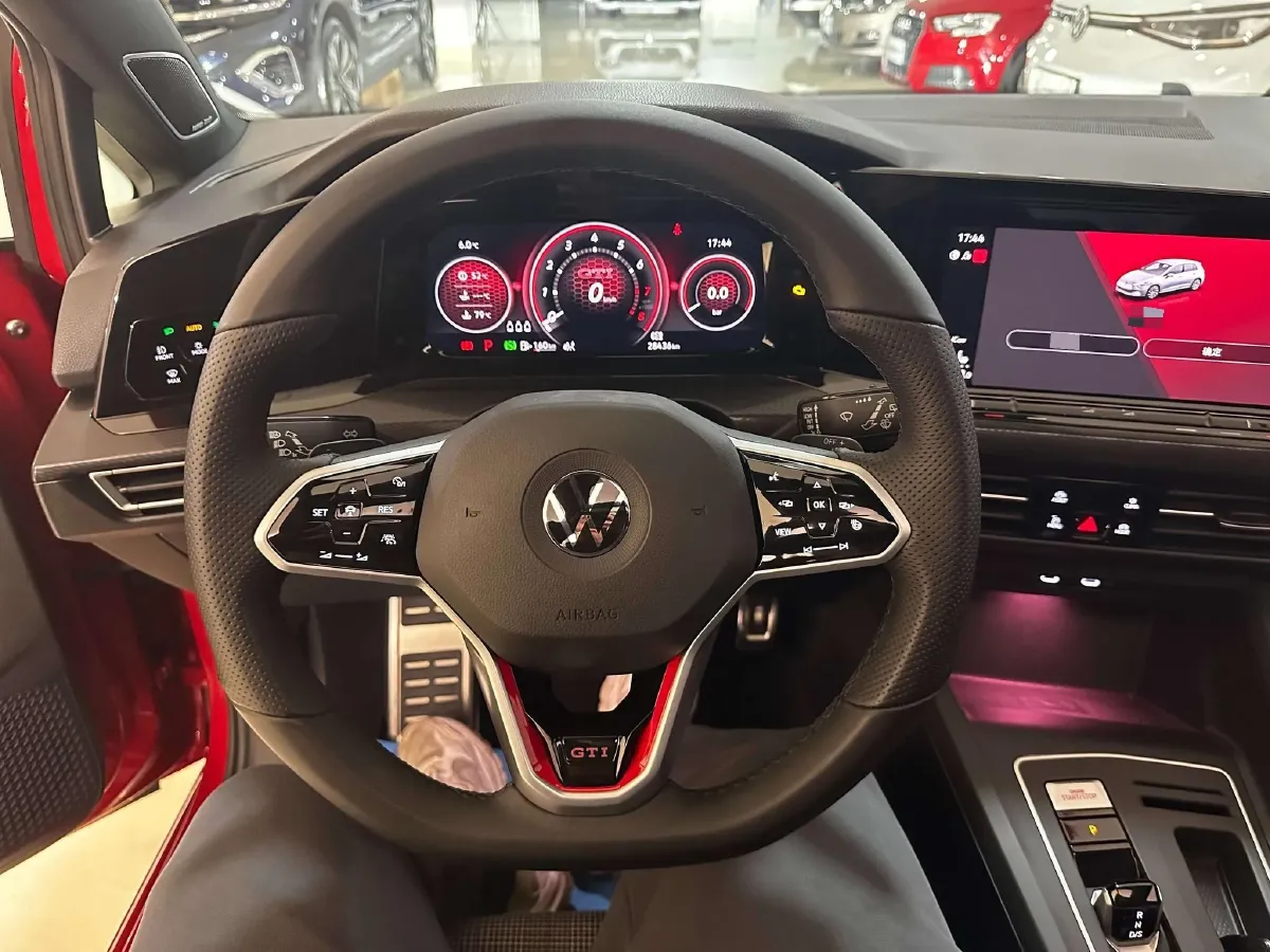 2021 Volkswagen GolfGTI 2.0T 220HP L4 7DCT,autocango,china used car exporter,china ev exporter,chinese used car exporter,chinese used ev exporter