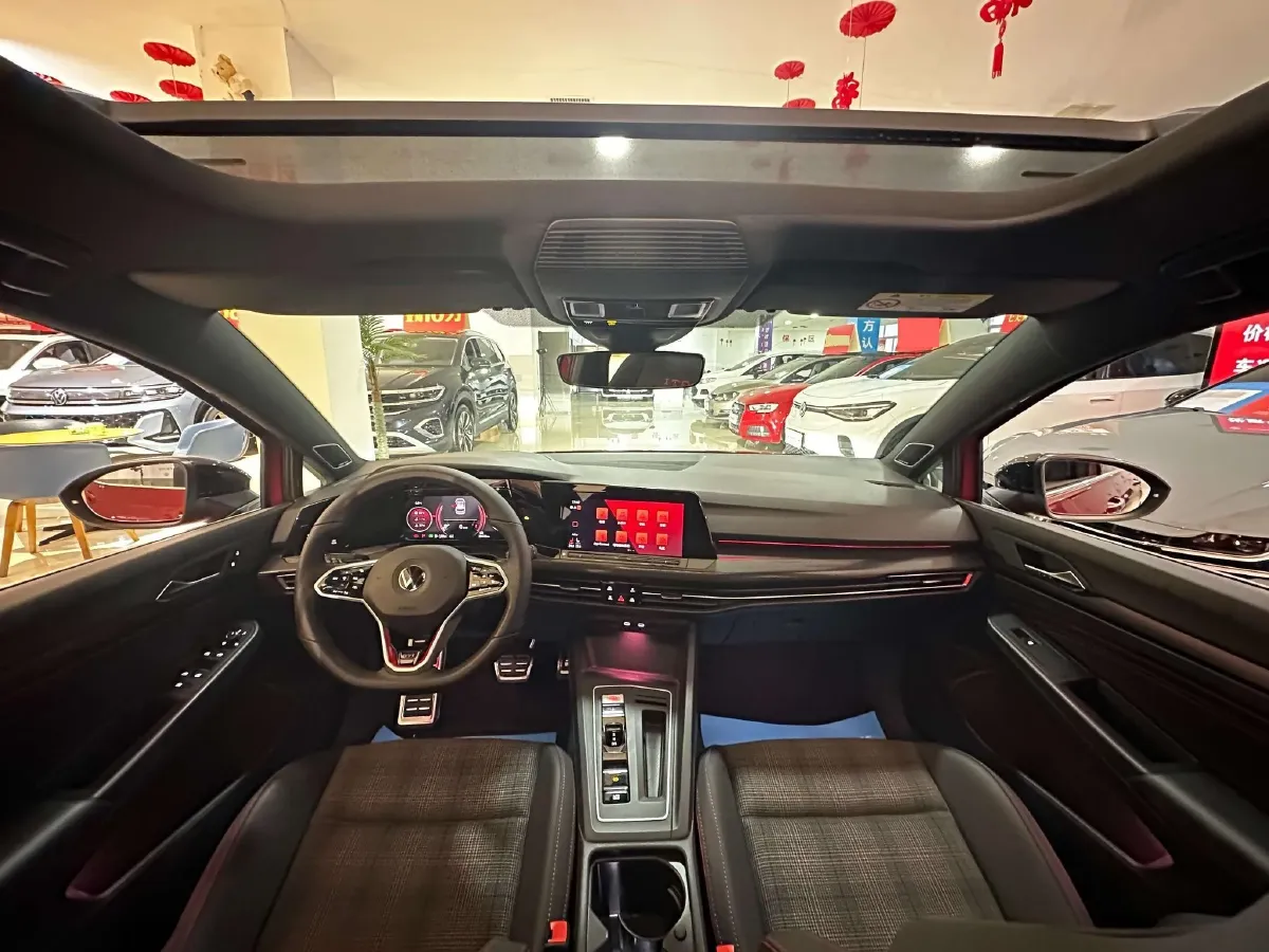 2021 Volkswagen GolfGTI 2.0T 220HP L4 7DCT,autocango,china used car exporter,china ev exporter,chinese used car exporter,chinese used ev exporter