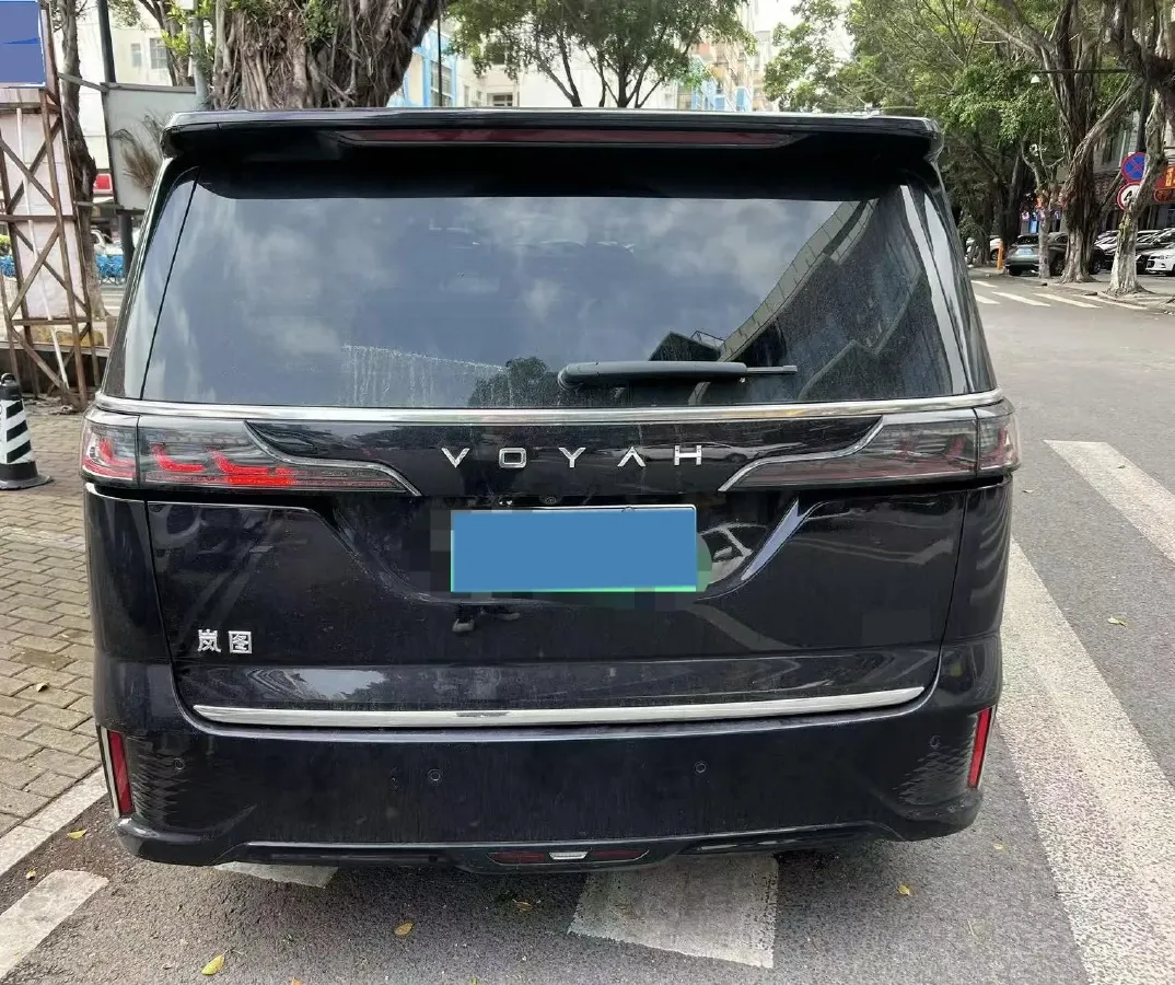 2024 Voyah Dream 1.5T 150HP L4 PHEV 43KWH,autocango,china used car exporter,china ev exporter,chinese used car exporter,chinese used ev exporter