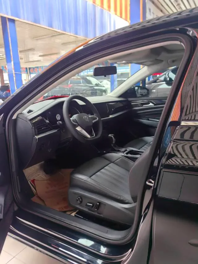 2023 Volkswagen Passat 1.4T 150HP L4 7DCT,autocango,china used car exporter,china ev exporter,chinese used car exporter,chinese used ev exporter