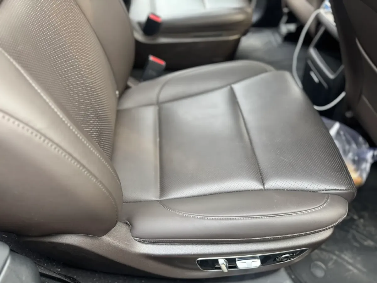 2023 Li L8 Range Extended 154HP REEV 40.9KWH,autocango,china used car exporter,china ev exporter,chinese used car exporter,chinese used ev exporter