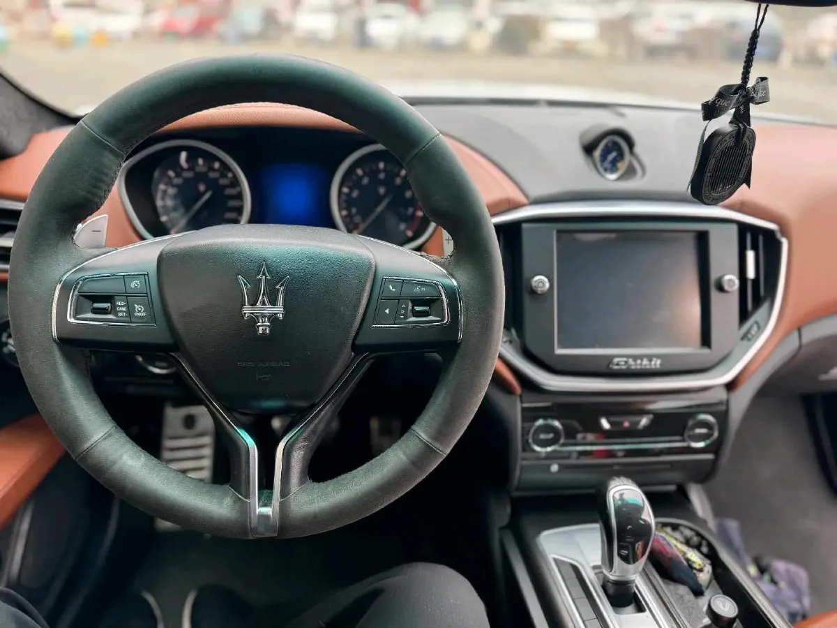 2013 Land Rover Discovery 3.0T 249HP V6 8AT,autocango,china used car exporter,china ev exporter,chinese used car exporter,chinese used ev exporter