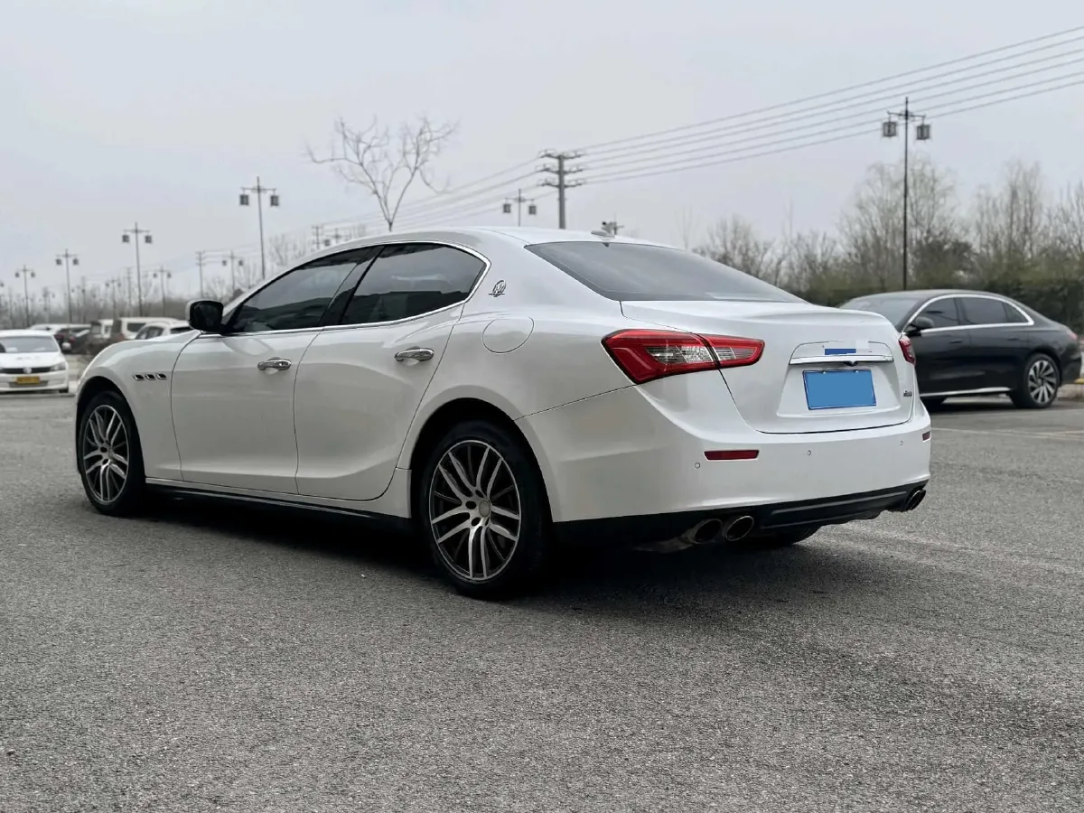 2013 Land Rover Discovery 3.0T 249HP V6 8AT,autocango,china used car exporter,china ev exporter,chinese used car exporter,chinese used ev exporter