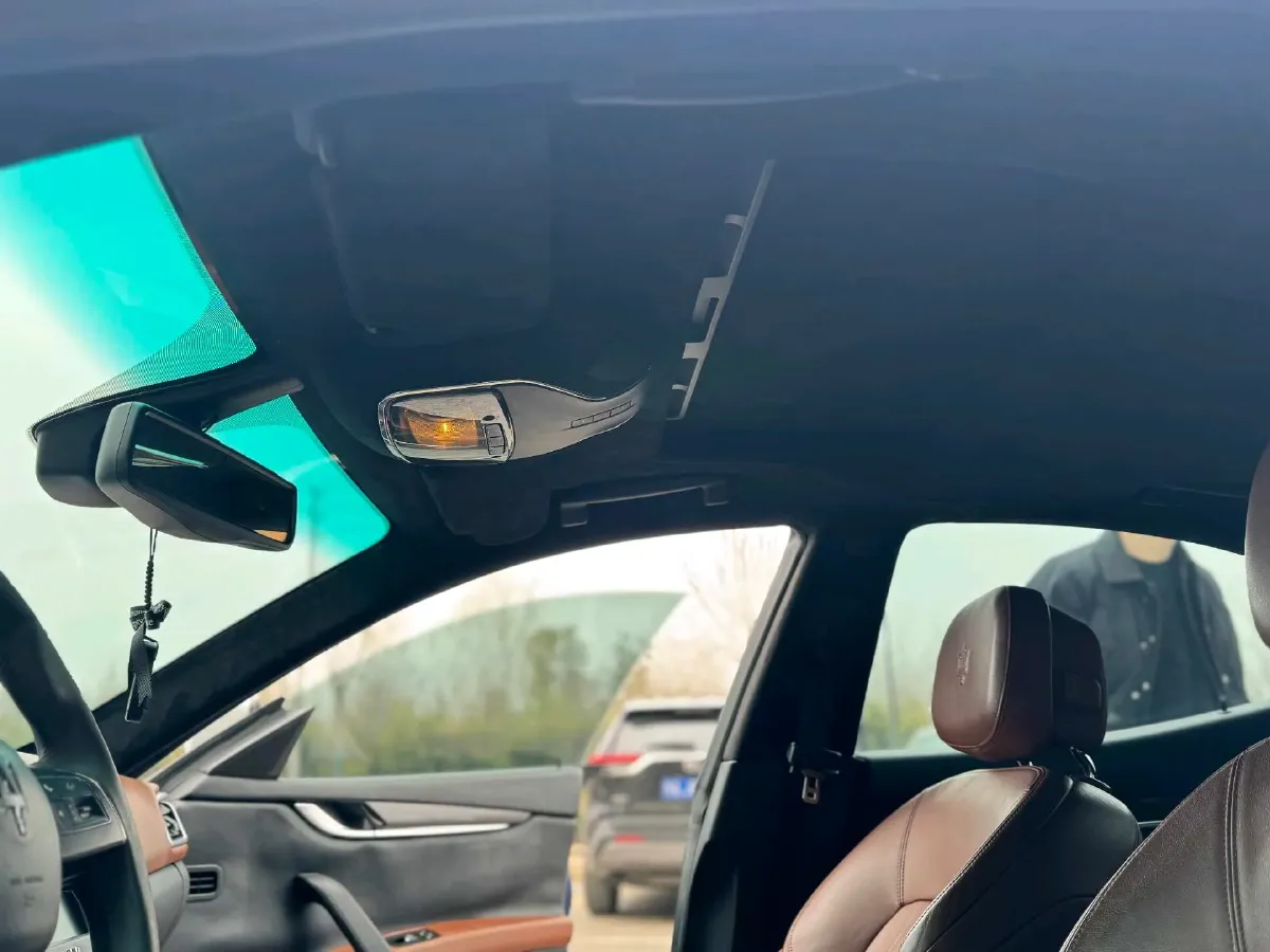 2013 Land Rover Discovery 3.0T 249HP V6 8AT,autocango,china used car exporter,china ev exporter,chinese used car exporter,chinese used ev exporter