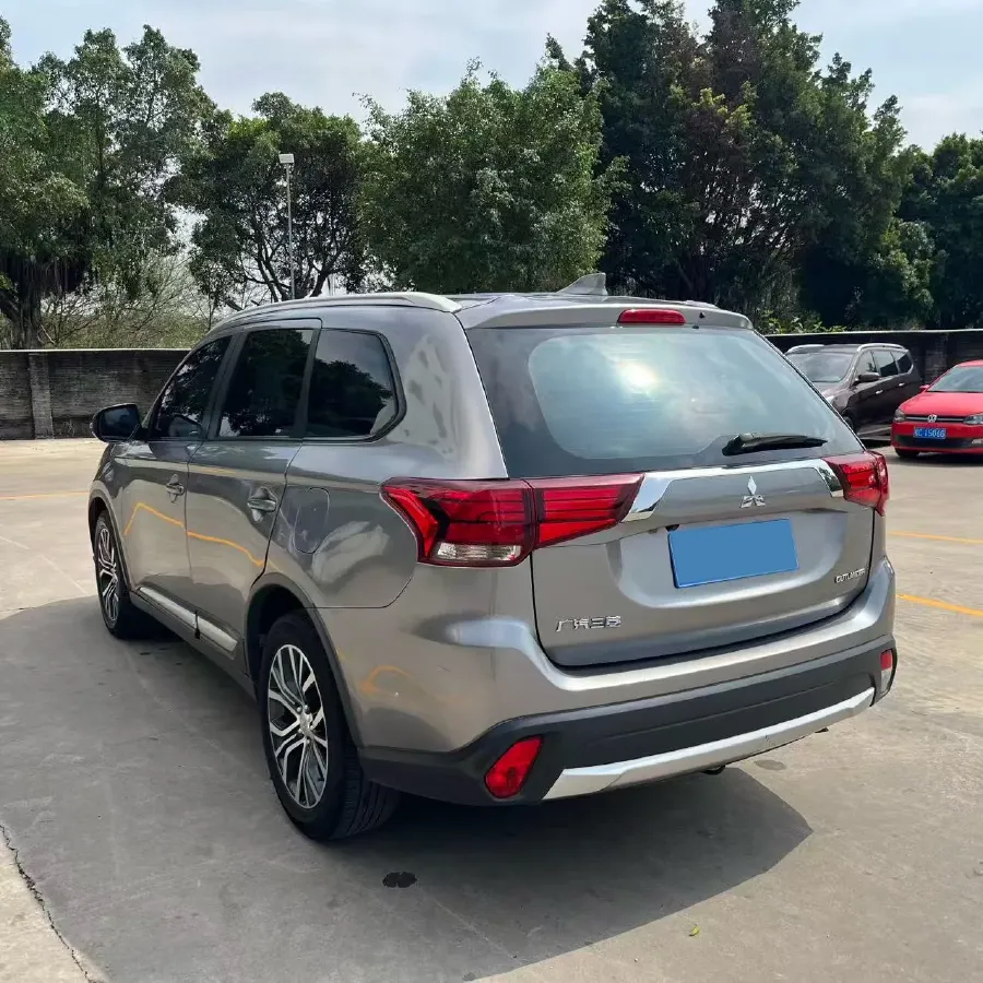 2018 Mitsubishi Outlander 2.0L 166HP L4 CVT,autocango,china used car exporter,china ev exporter,chinese used car exporter,chinese used ev exporter