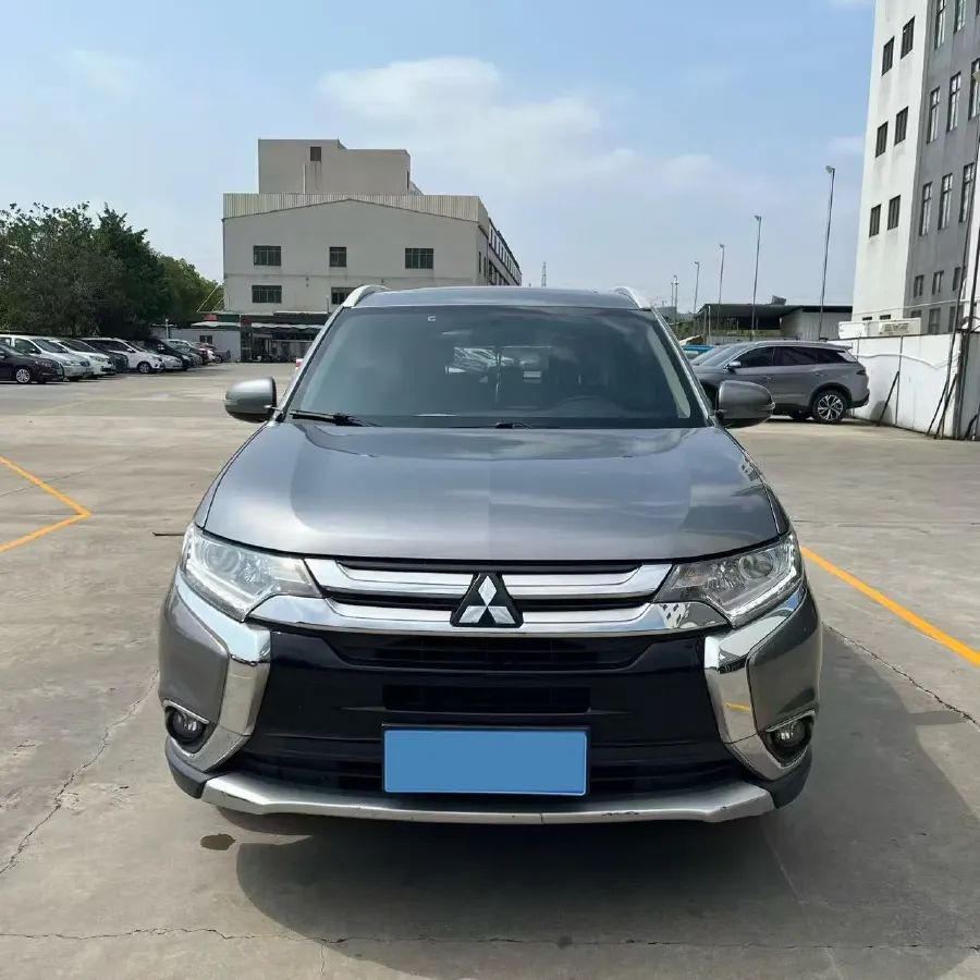 2018 Mitsubishi Outlander 2.0L 166HP L4 CVT,autocango,china used car exporter,china ev exporter,chinese used car exporter,chinese used ev exporter