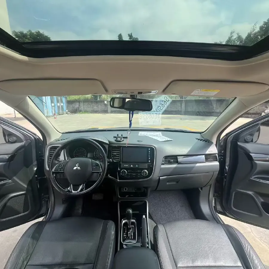 2018 Mitsubishi Outlander 2.0L 166HP L4 CVT,autocango,china used car exporter,china ev exporter,chinese used car exporter,chinese used ev exporter