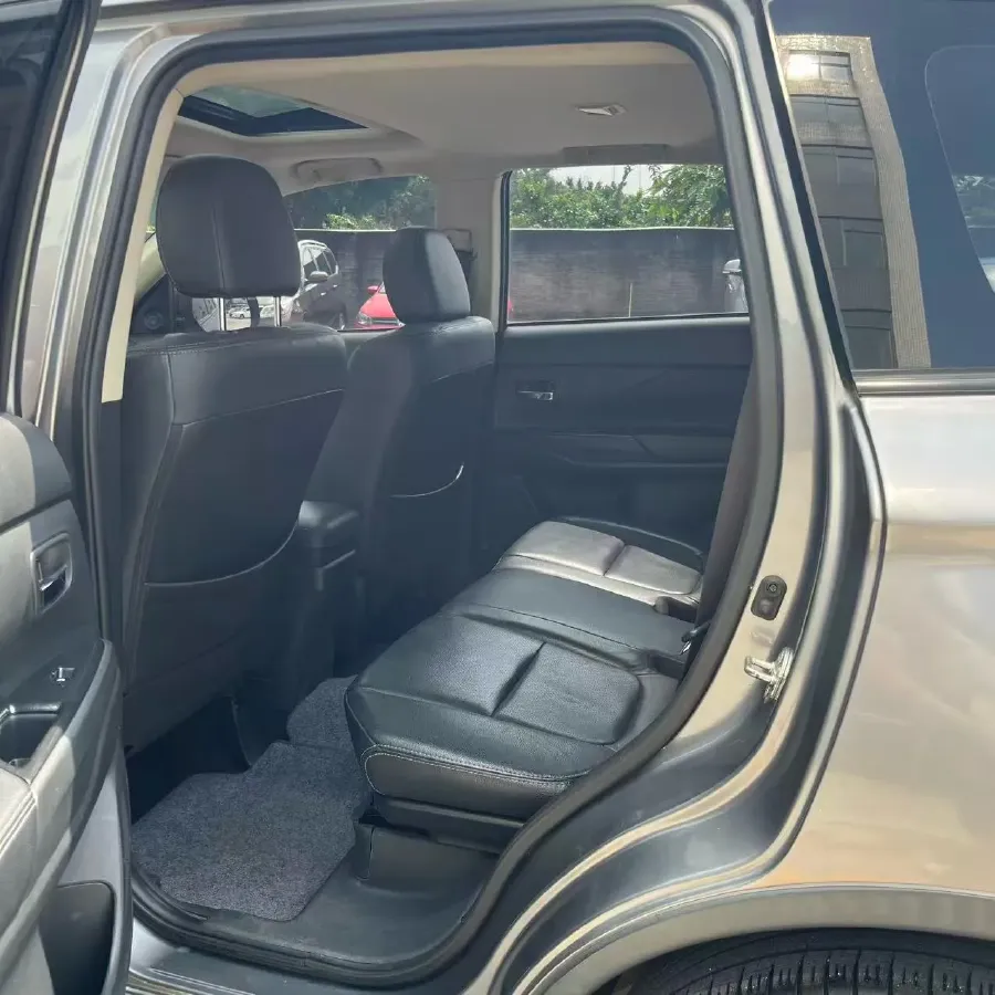 2018 Mitsubishi Outlander 2.0L 166HP L4 CVT,autocango,china used car exporter,china ev exporter,chinese used car exporter,chinese used ev exporter