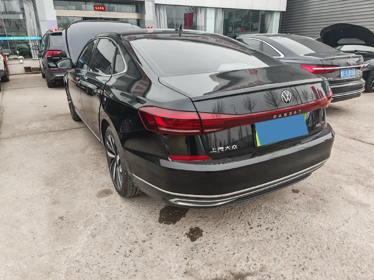 2024 Volkswagen Passat 2.0T 220HP L4 7DCT,autocango,china used car exporter,china ev exporter,chinese used car exporter,chinese used ev exporter