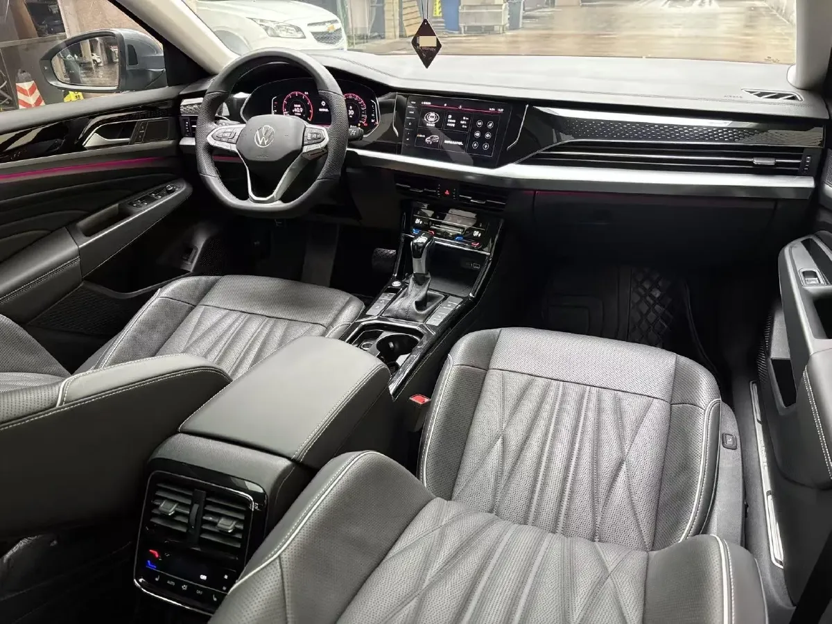 2021 Volkswagen Passat 2.0T 186HP L4 7DCT,autocango,china used car exporter,china ev exporter,chinese used car exporter,chinese used ev exporter