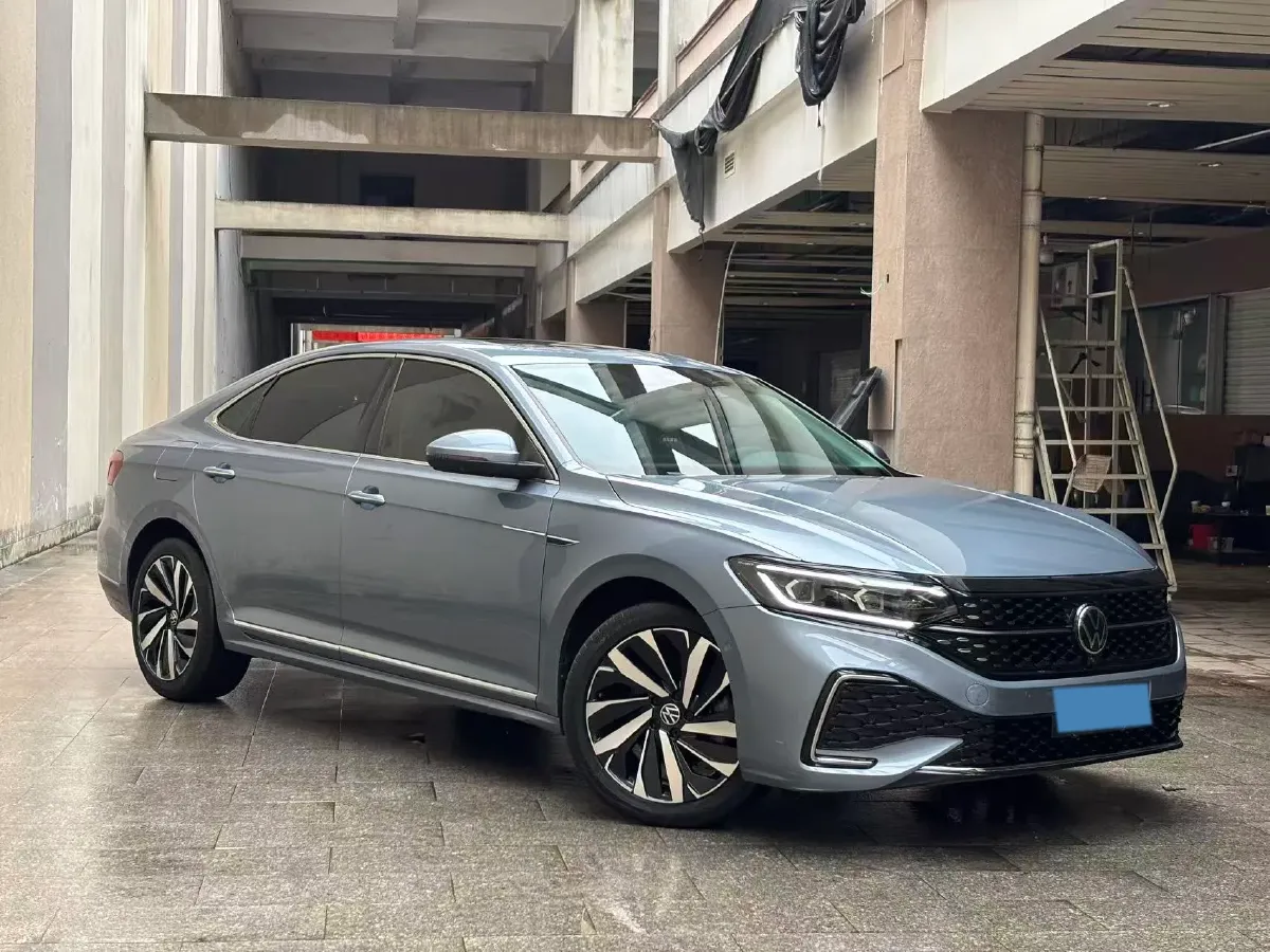 2021 Volkswagen Passat 2.0T 186HP L4 7DCT,autocango,china used car exporter,china ev exporter,chinese used car exporter,chinese used ev exporter