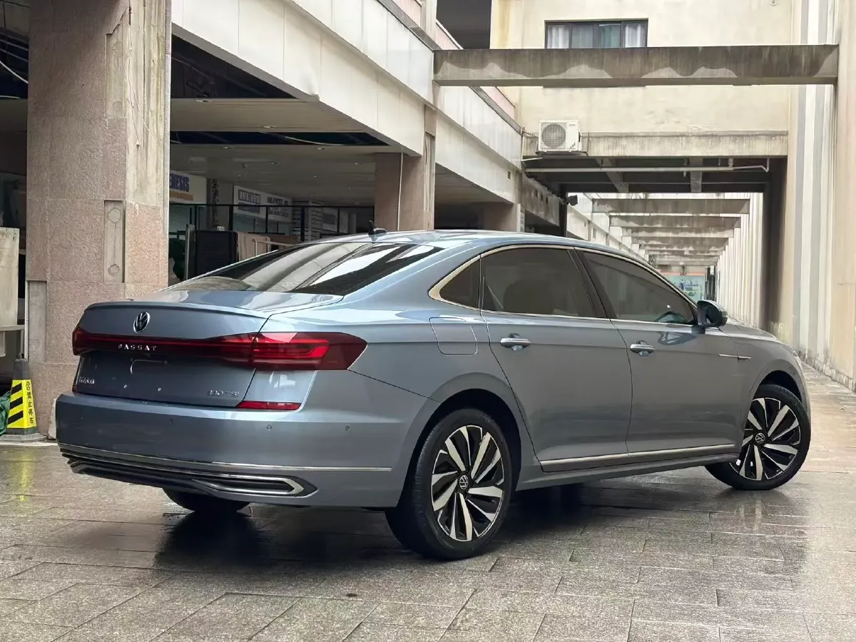 2021 Volkswagen Passat 2.0T 186HP L4 7DCT,autocango,china used car exporter,china ev exporter,chinese used car exporter,chinese used ev exporter