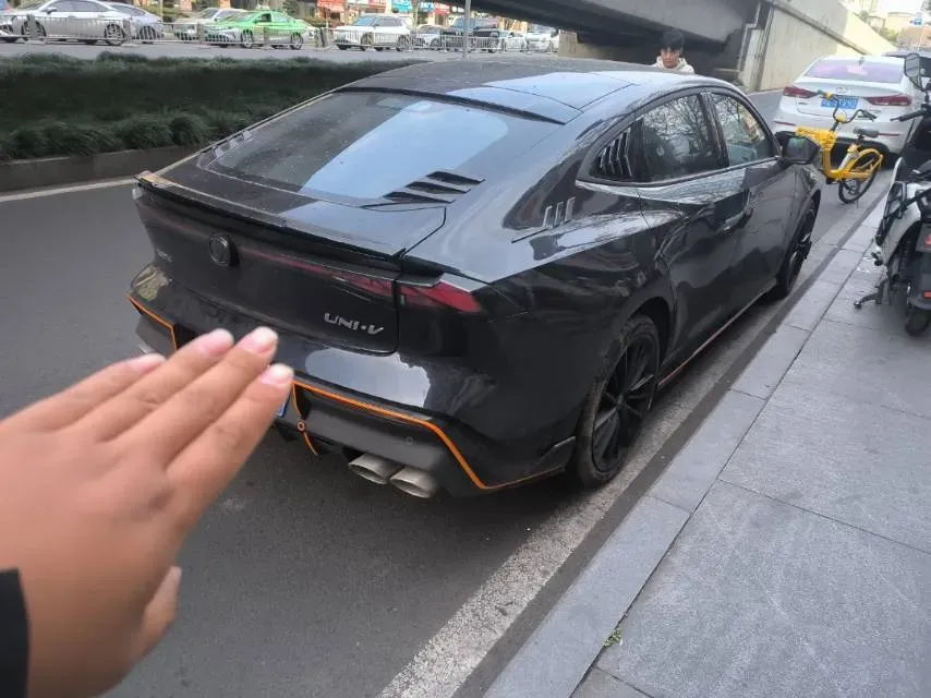 2023 ChangAn UNI-V 1.5T 188HP L4 7DCT,autocango,china used car exporter,china ev exporter,chinese used car exporter,chinese used ev exporter