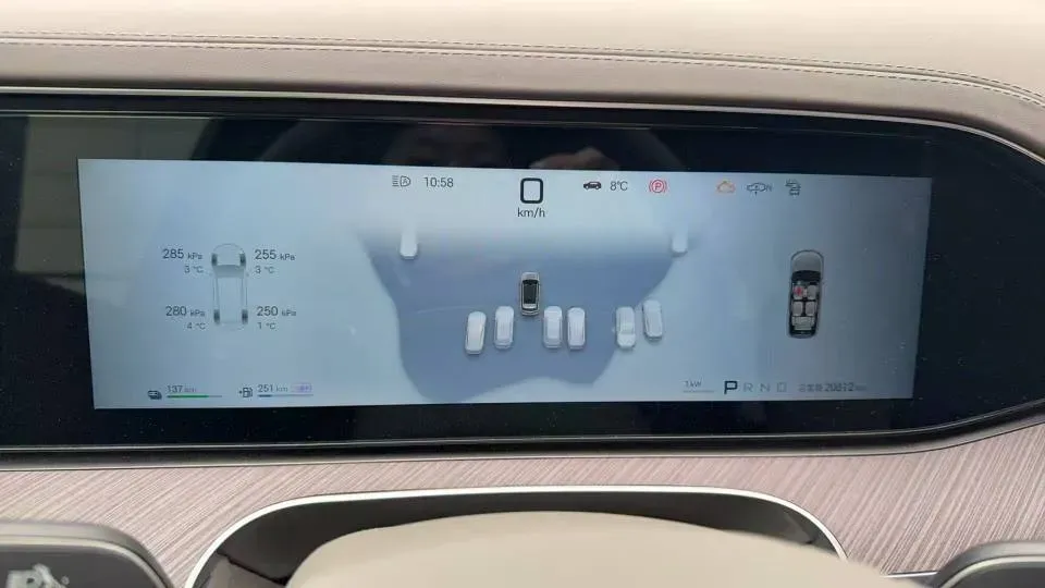 2025 Denza DenzaN9 2.0T 207HP L4 E-CVT PHEV,autocango,china used car exporter,china ev exporter,chinese used car exporter,chinese used ev exporter