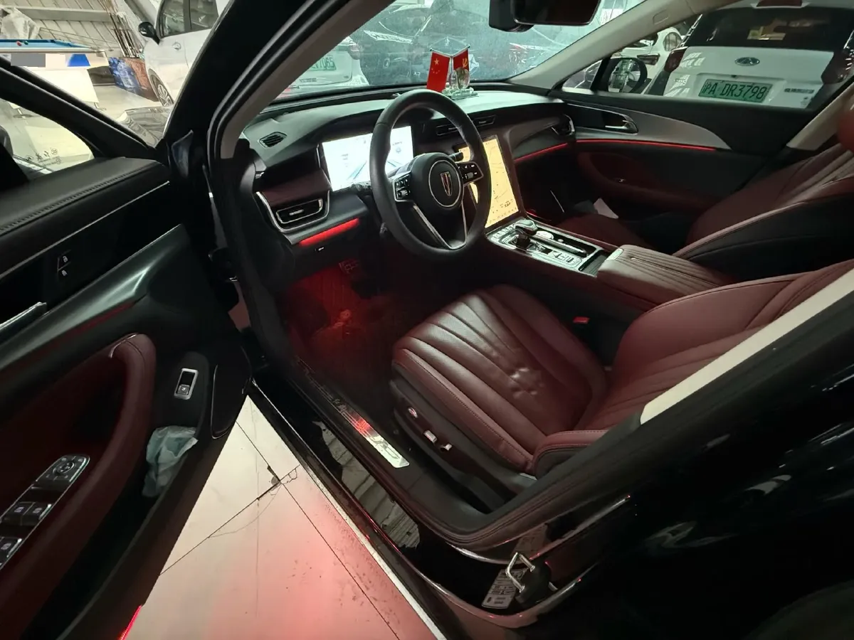 2024 HongQi H5 2.0T 224HP L4 8AT,autocango,china used car exporter,china ev exporter,chinese used car exporter,chinese used ev exporter