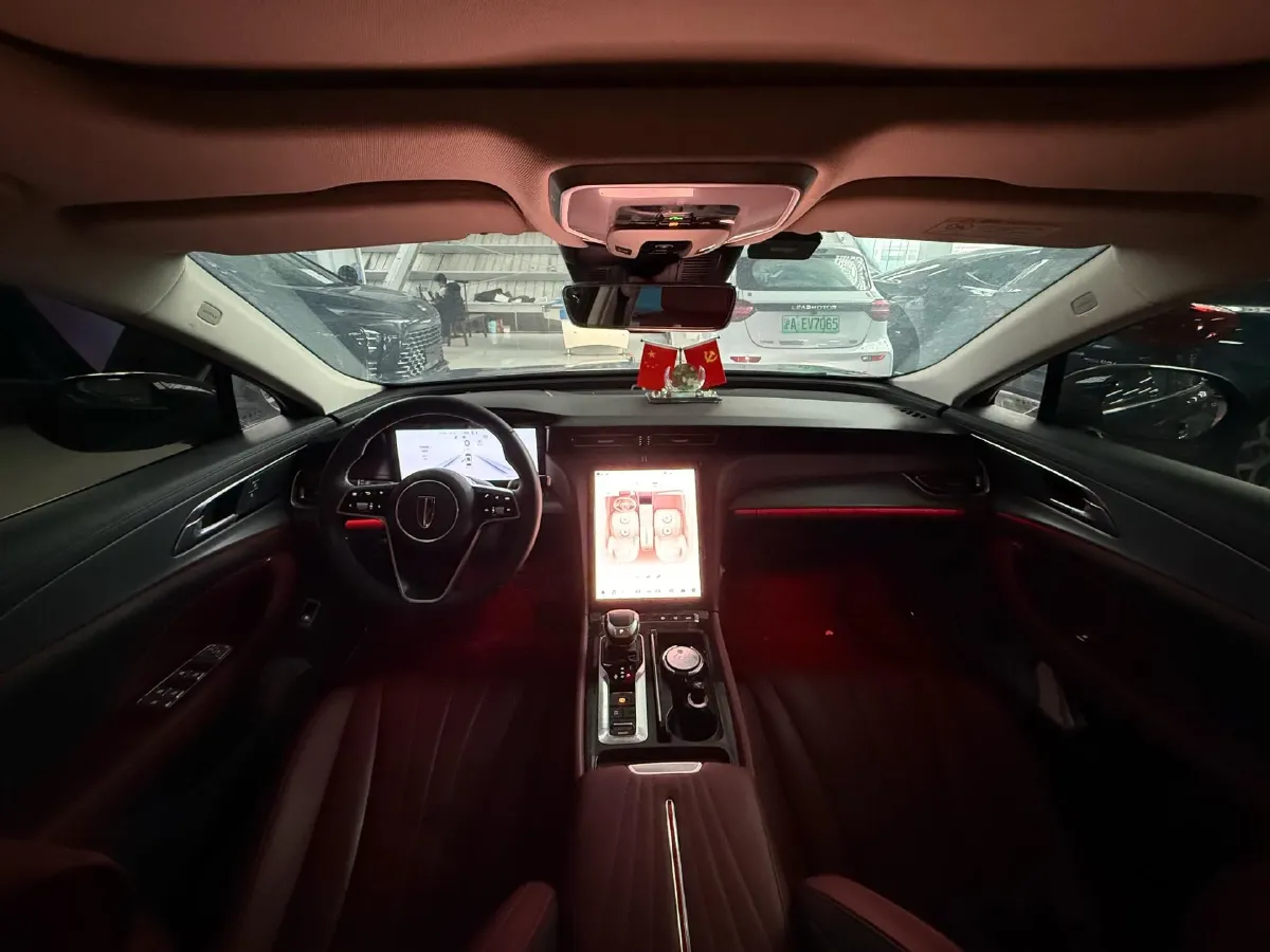 2024 HongQi H5 2.0T 224HP L4 8AT,autocango,china used car exporter,china ev exporter,chinese used car exporter,chinese used ev exporter