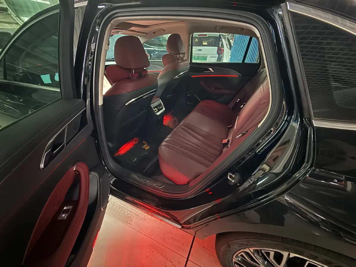 2024 HongQi H5 2.0T 224HP L4 8AT,autocango,china used car exporter,china ev exporter,chinese used car exporter,chinese used ev exporter