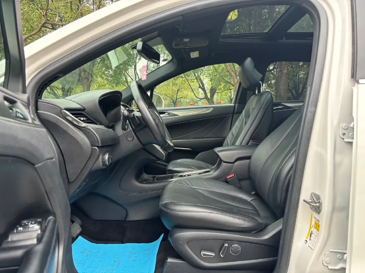 2017 Lincoln MKC 2.0T 203HP L4 6AT,autocango,china used car exporter,china ev exporter,chinese used car exporter,chinese used ev exporter