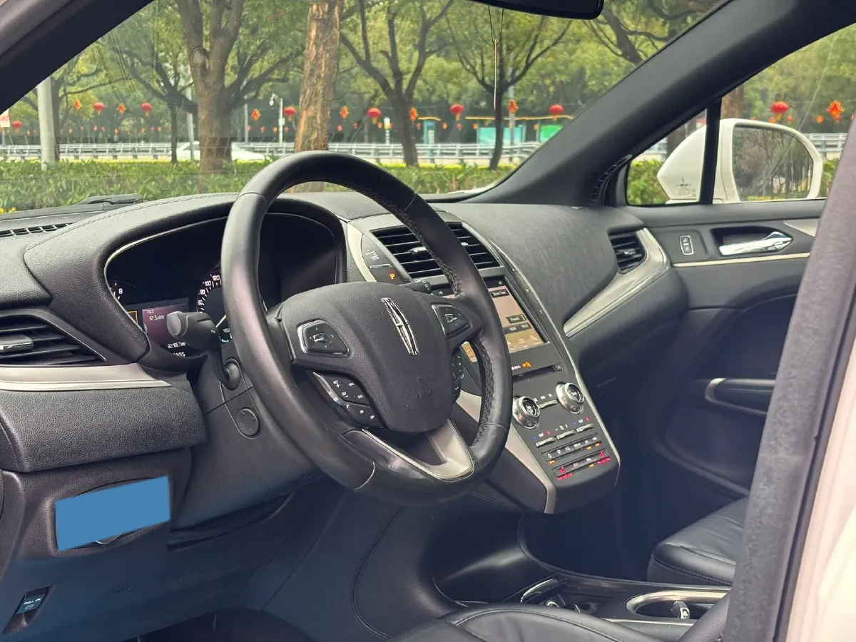 2017 Lincoln MKC 2.0T 203HP L4 6AT,autocango,china used car exporter,china ev exporter,chinese used car exporter,chinese used ev exporter