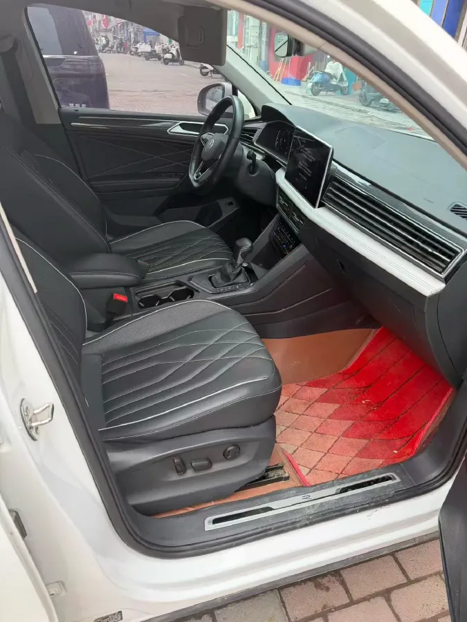 2023 Volkswagen Tiguan L 2.0T 186HP L4 7DCT,autocango,china used car exporter,china ev exporter,chinese used car exporter,chinese used ev exporter