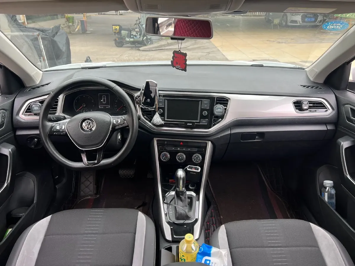 2019 Volkswagen T-Roc 1.4T 131HP L4 7DCT,autocango,china used car exporter,china ev exporter,chinese used car exporter,chinese used ev exporter