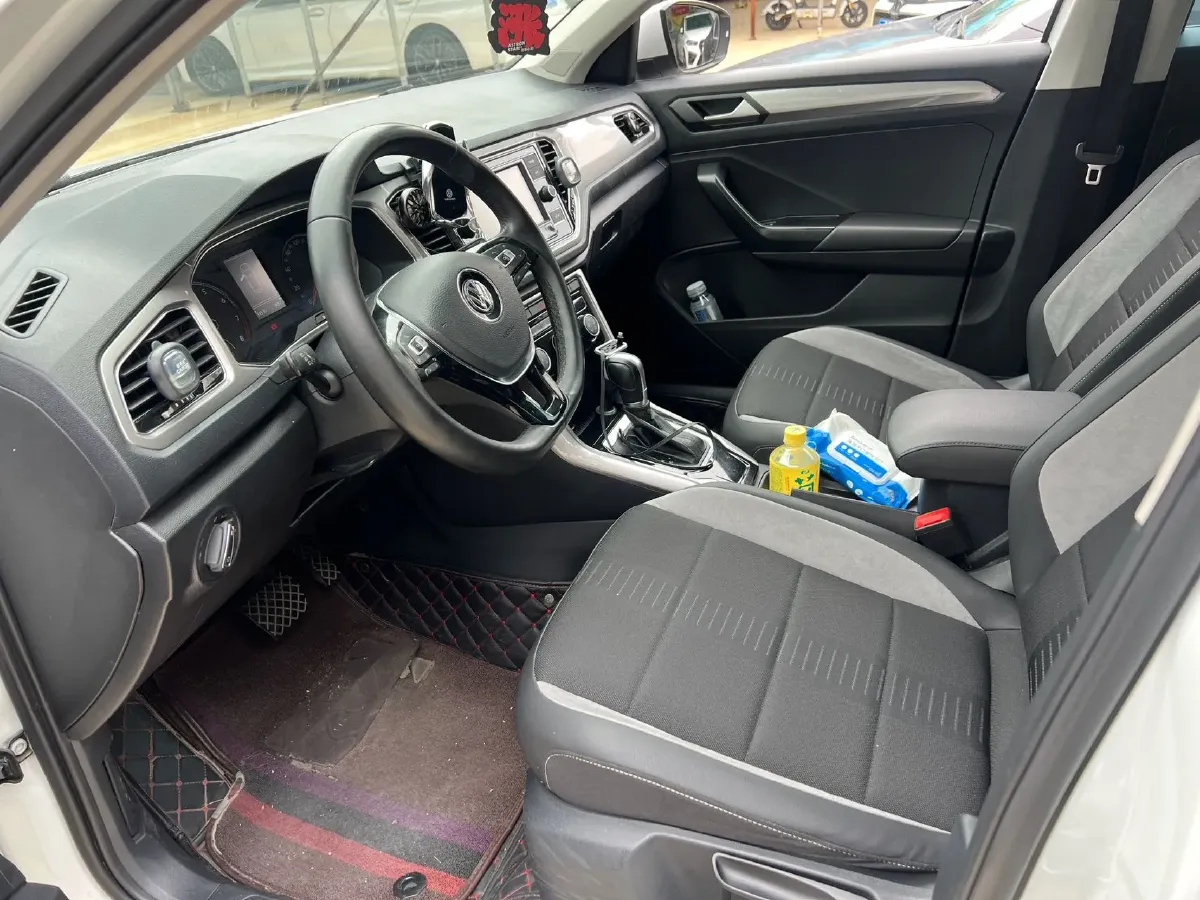 2019 Volkswagen T-Roc 1.4T 131HP L4 7DCT,autocango,china used car exporter,china ev exporter,chinese used car exporter,chinese used ev exporter