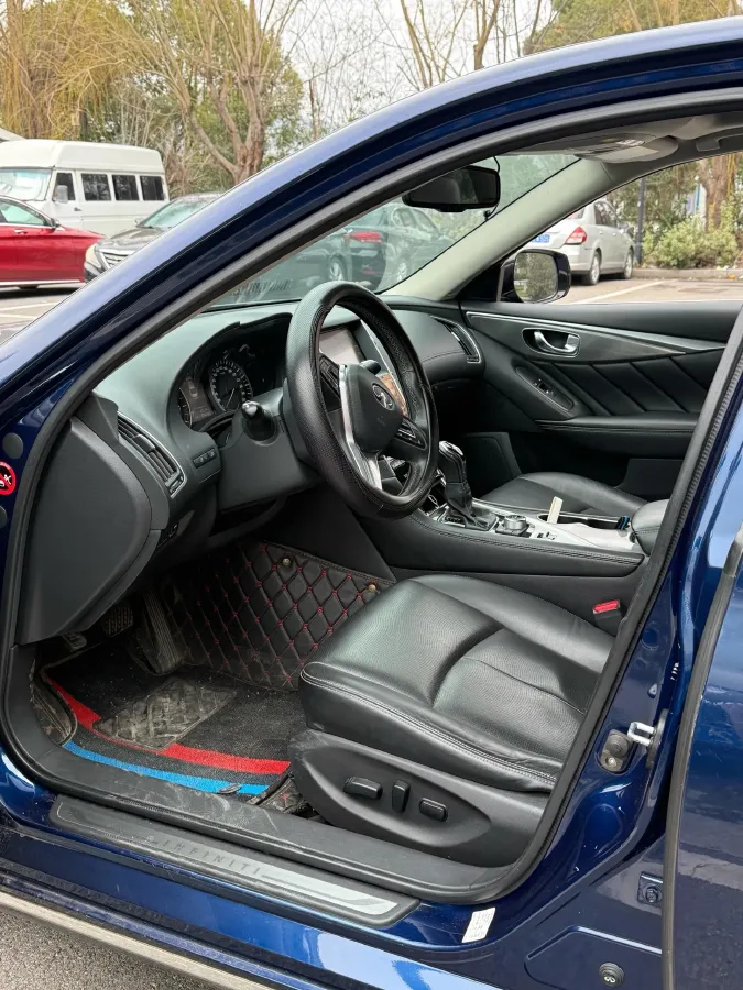 2018 Jeep Grand Commander 2.0T 265HP L4 9AT,autocango,china used car exporter,china ev exporter,chinese used car exporter,chinese used ev exporter