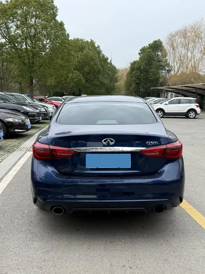 2018 Jeep Grand Commander 2.0T 265HP L4 9AT,autocango,china used car exporter,china ev exporter,chinese used car exporter,chinese used ev exporter