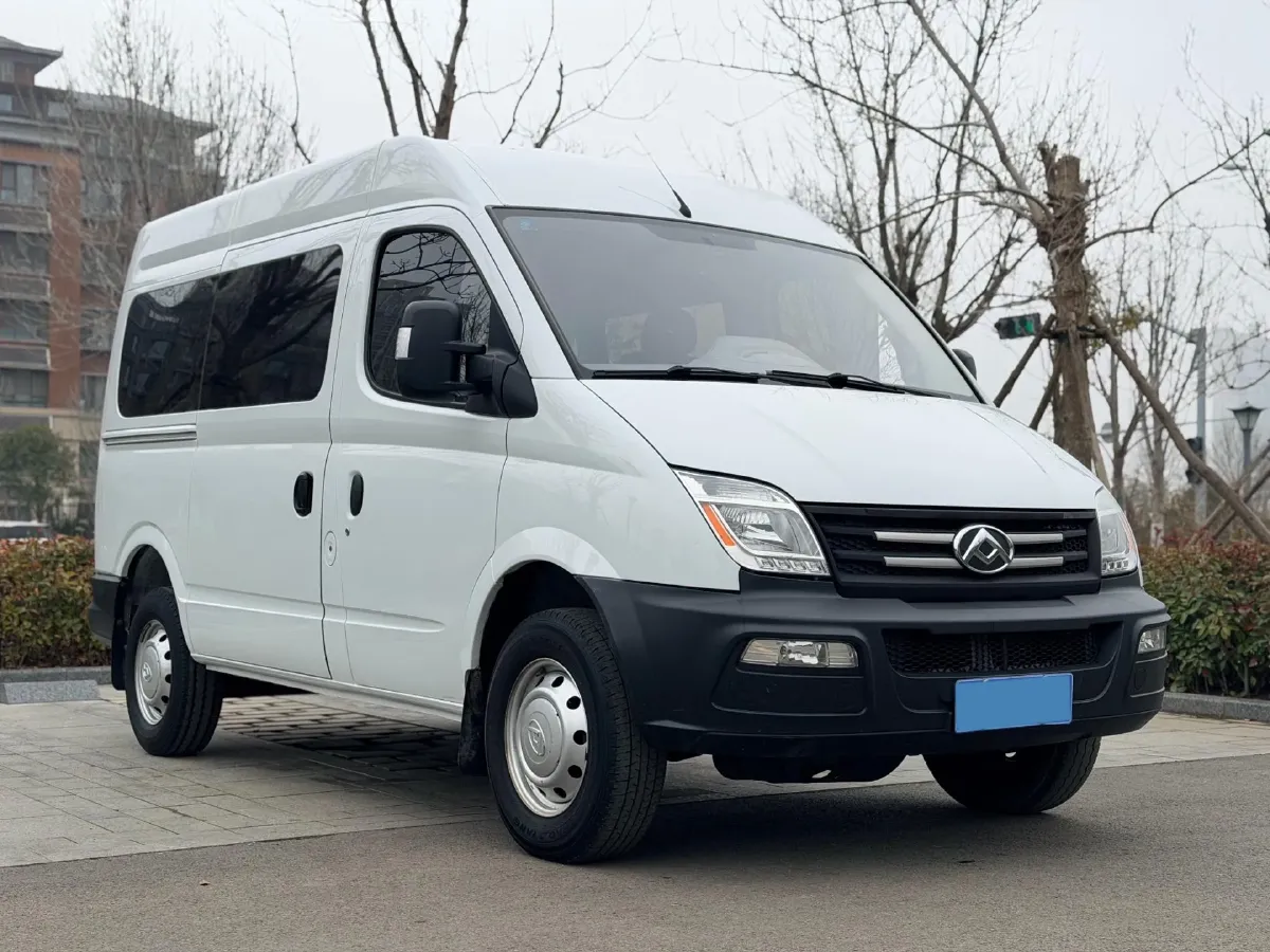 2020 MAXUS XinTu V80 2.5T 136HP L4 6MT,autocango,china used car exporter,china ev exporter,chinese used car exporter,chinese used ev exporter