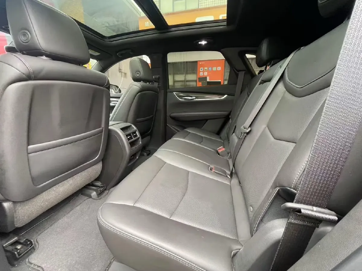 2024 Cadillac XT5 2.0T 237HP L4 9AT,autocango,china used car exporter,china ev exporter,chinese used car exporter,chinese used ev exporter