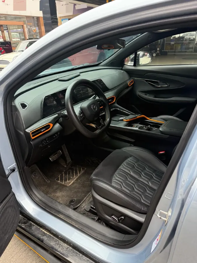 2022 ChangAn UNI-T 1.5T 188HP L4 7DCT,autocango,china used car exporter,china ev exporter,chinese used car exporter,chinese used ev exporter