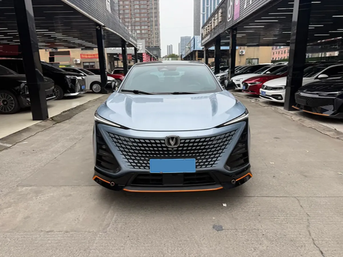 2022 ChangAn UNI-T 1.5T 188HP L4 7DCT,autocango,china used car exporter,china ev exporter,chinese used car exporter,chinese used ev exporter