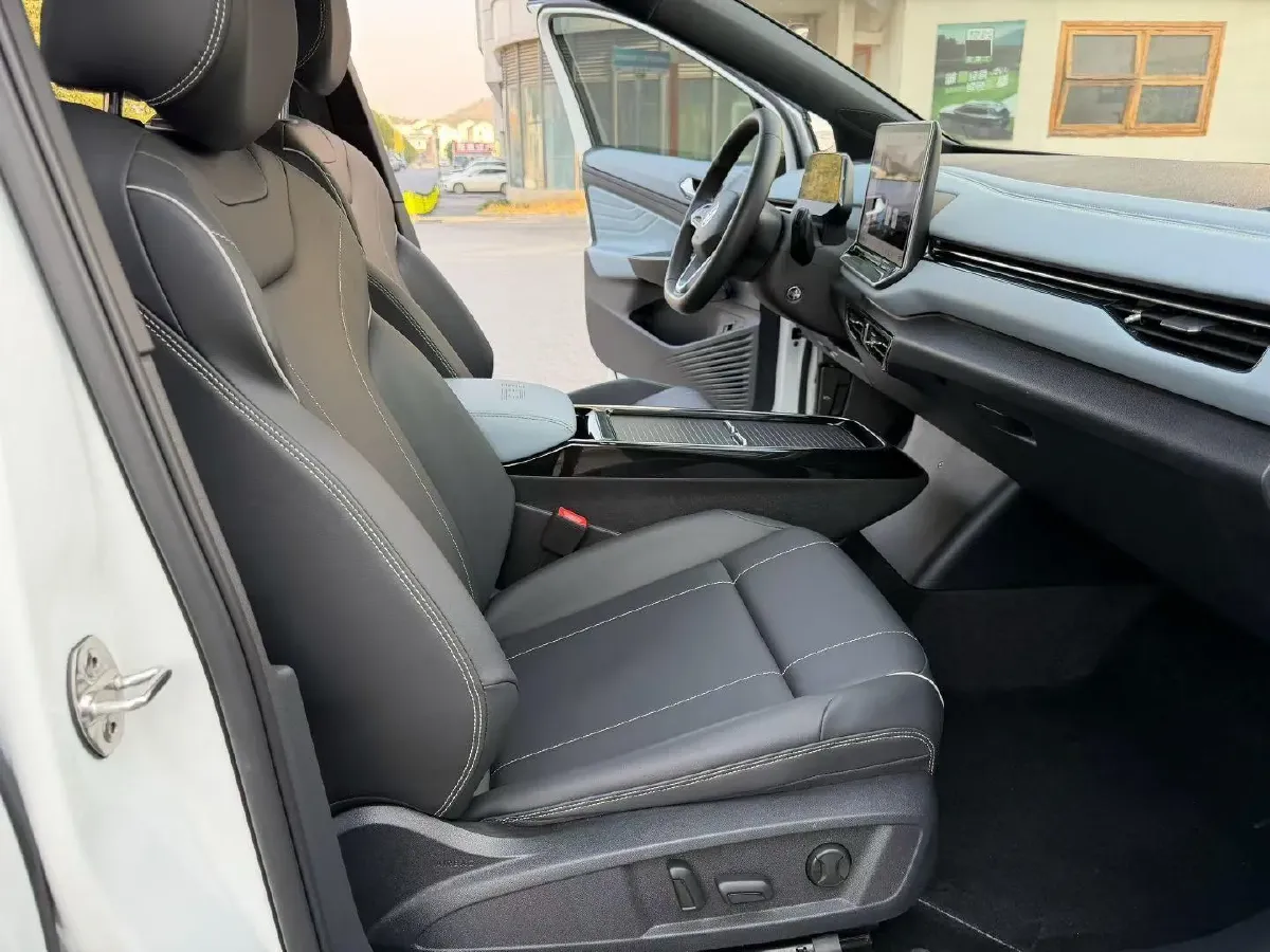 2025 Volkswagen ID.4 X BEV 52.8KWH,autocango,china used car exporter,china ev exporter,chinese used car exporter,chinese used ev exporter