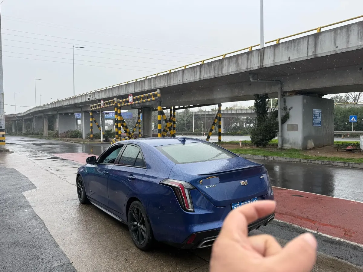 2021 Cadillac CT4 2.0T 237HP L4 8AT,autocango,china used car exporter,china ev exporter,chinese used car exporter,chinese used ev exporter