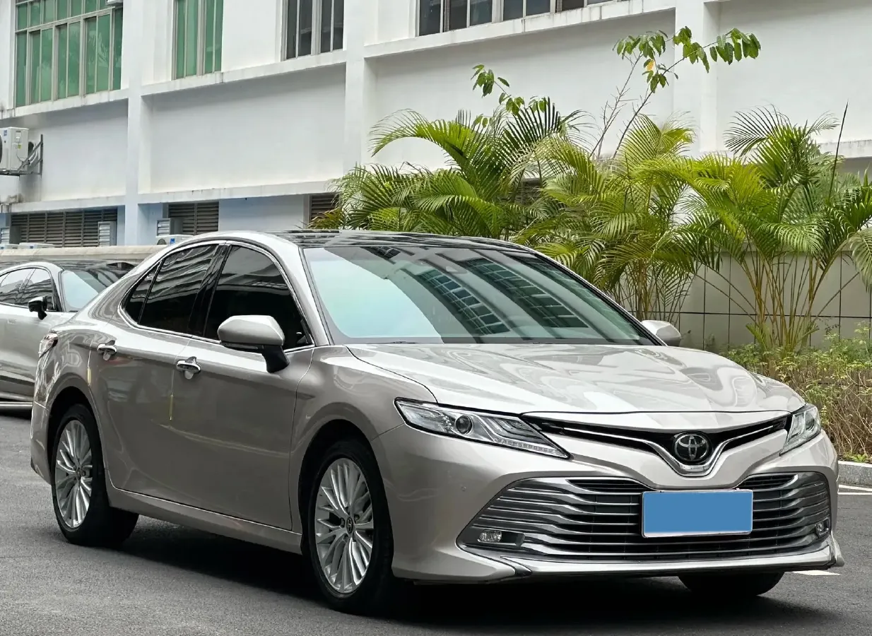2019 Toyota Camry 2.5L 209HP L4 8AT,autocango,china used car exporter,china ev exporter,chinese used car exporter,chinese used ev exporter