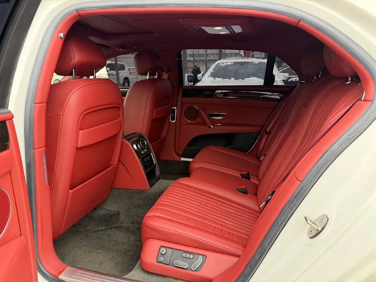 2017 Bentley Flying Spur 4.0T 528HP V8 8AT,autocango,china used car exporter,china ev exporter,chinese used car exporter,chinese used ev exporter