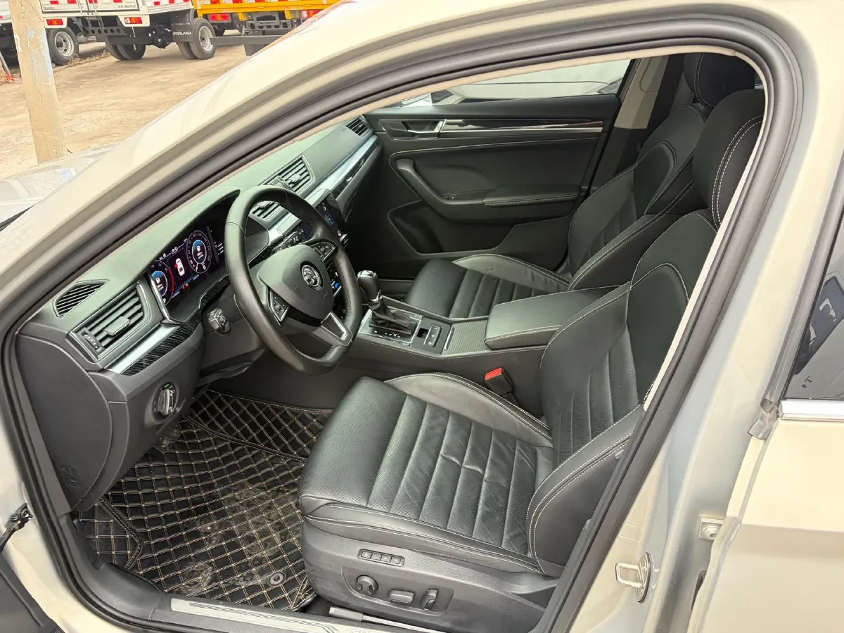2019 Skoda Superb 2.0T 186HP L4 7DCT,autocango,china used car exporter,china ev exporter,chinese used car exporter,chinese used ev exporter