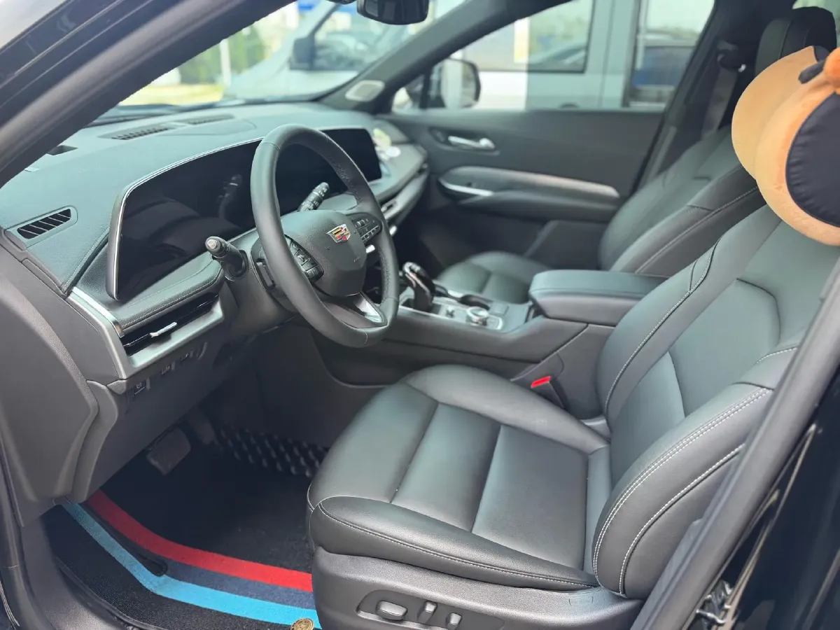 2023 Cadillac XT4 2.0T 237HP L4 9AT,autocango,china used car exporter,china ev exporter,chinese used car exporter,chinese used ev exporter