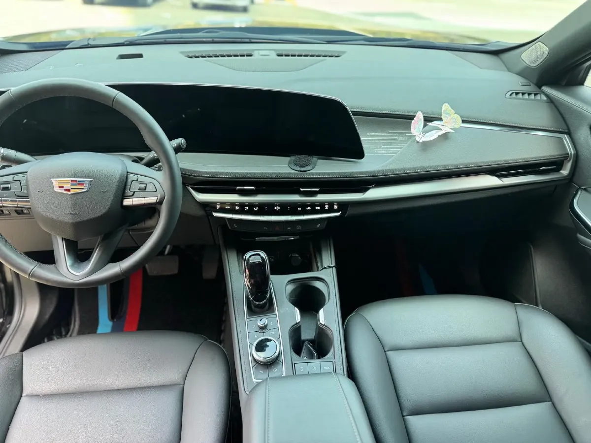 2023 Cadillac XT4 2.0T 237HP L4 9AT,autocango,china used car exporter,china ev exporter,chinese used car exporter,chinese used ev exporter