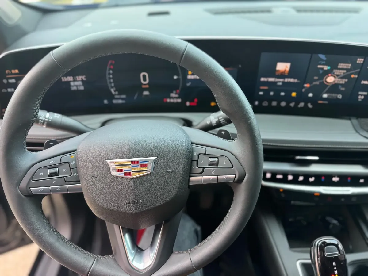 2023 Cadillac XT4 2.0T 237HP L4 9AT,autocango,china used car exporter,china ev exporter,chinese used car exporter,chinese used ev exporter