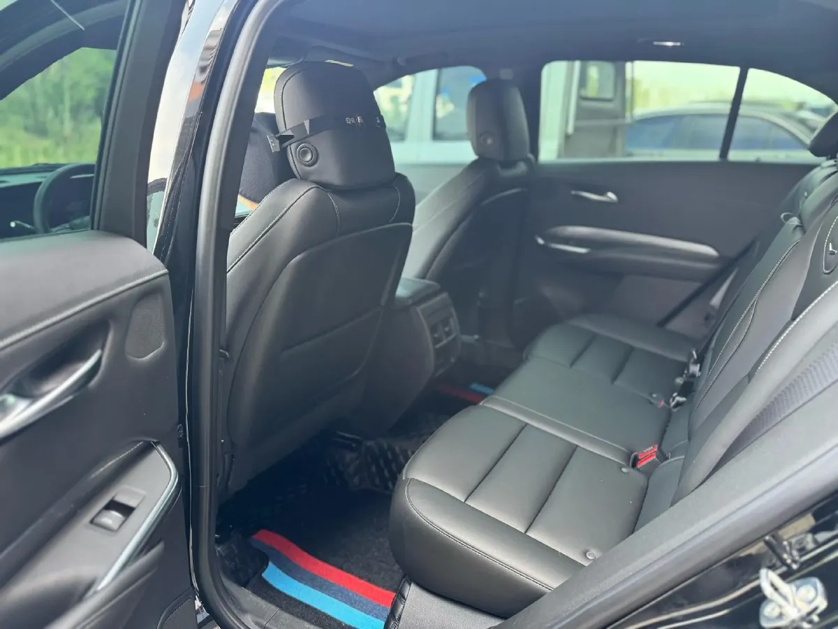 2023 Cadillac XT4 2.0T 237HP L4 9AT,autocango,china used car exporter,china ev exporter,chinese used car exporter,chinese used ev exporter