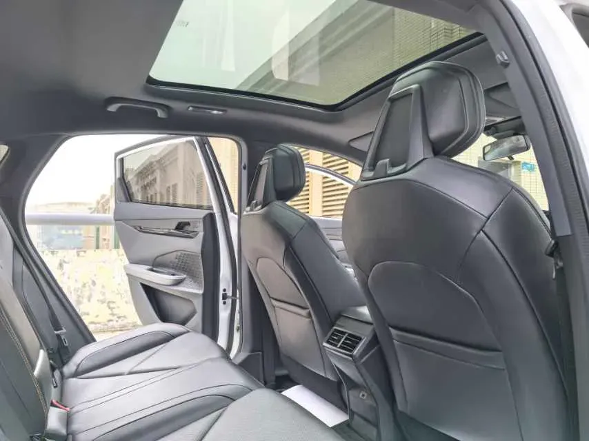 2022 ChangAn UNI-V 1.5T 188HP L4 7DCT,autocango,china used car exporter,china ev exporter,chinese used car exporter,chinese used ev exporter